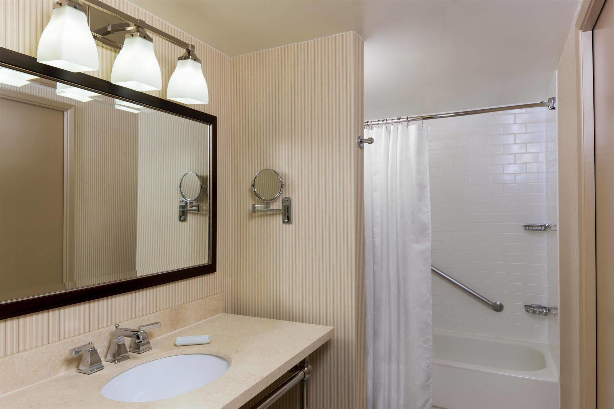 Sheraton Suites Market Center Ντάλλας Εξωτερικό φωτογραφία